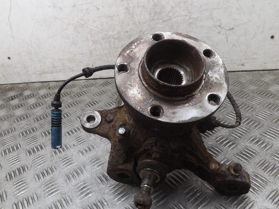 Bmw X3 Right Driver Offside Front Hub Stub & Abs E83 2.0 Diesel 2004-2010h - Image 1 of 4