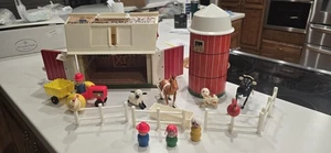 Fisher Price Little People Farm Set with Barn, Silo, and Animals-1967 Vintage - Imagen 1 de 4