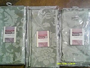 Classic HOME Traditional Holiday Cloth Napkins Set Of 12 New In Package - Picture 1 of 3