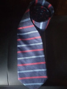 BROOKS BROTHERS MAKERS NECKTIE BLUE HORIZONTAL STRIPED LIGHT BLUE/ RED ALL SILK - Picture 1 of 4