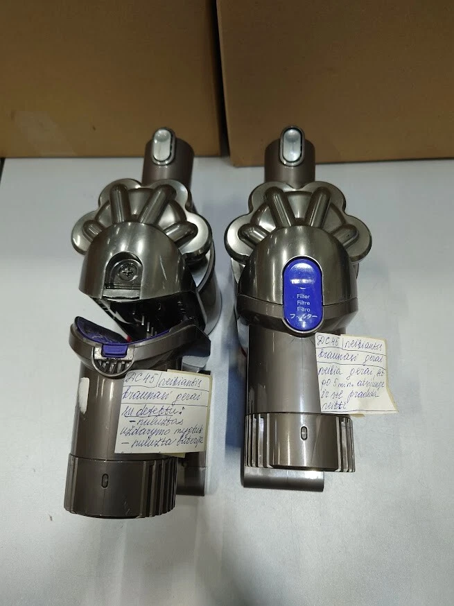 Mengenangebot 2 Dyson DC45 - Gebraucht, Beschädigt, Nein Zubehör - Bild 1 von 4