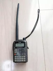 Radio práctica ICOM IC T90 (con antena FA 50S) - Imagen 1 de 6