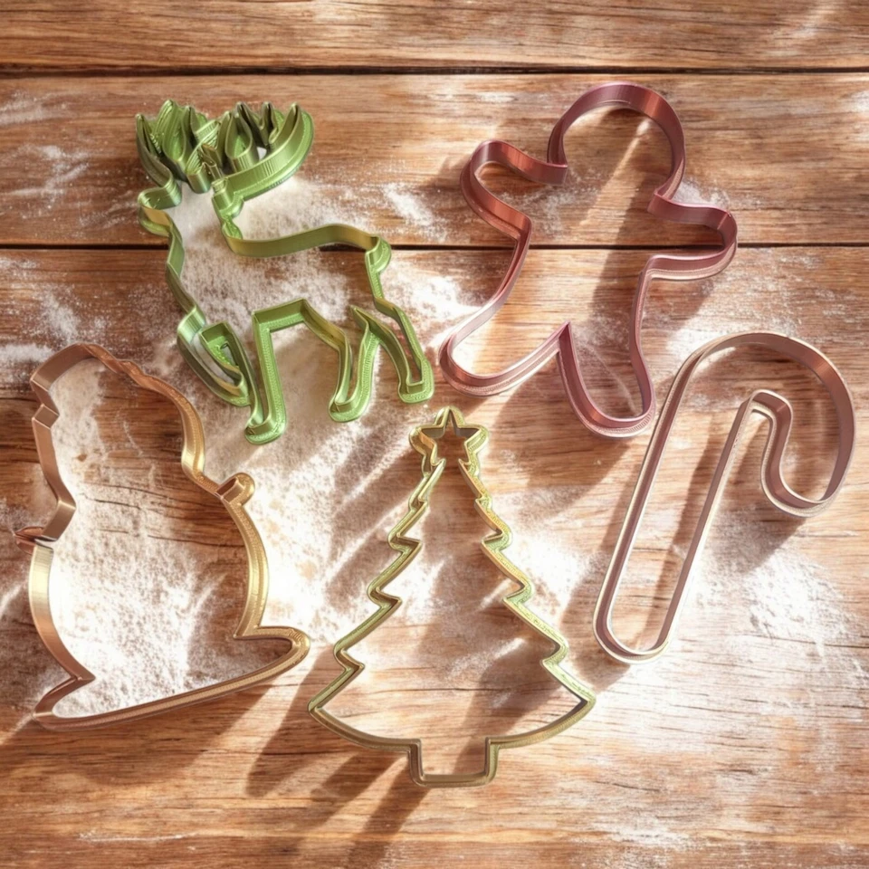 Cortadores de galletas de Navidad de 5 piezas - reno, árbol, bastón, muñeco de nieve, hombre de pan de jengibre Foto 1 de 3