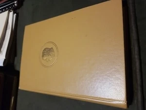 Book identifying Medals Made of Meissen Porcelain 1970–1974 - Picture 1 of 10