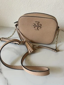 Bolso para cámara Tory Burch McGraw con correa de cadena/marrón claro/bronceado/desnudo - Imagen 1 de 22