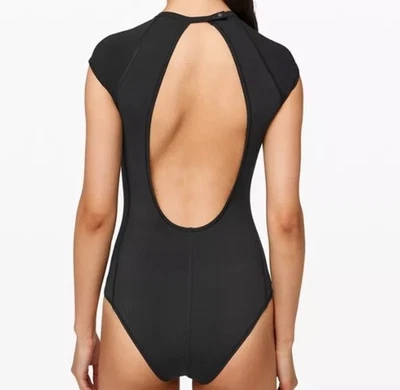 Lululemon By the Bay Skimpy 单件黑色露背运动泳装 10 码全新 — 第 1/4 张图片