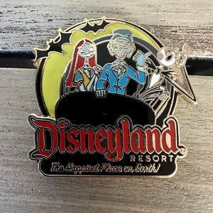 Disneyland DLR Nightmare Before Christmas Haunted Mansion Jack & Sally Pin 2011 - Picture 1 of 2
