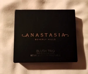 New ANASTASIA Beverly Hills PINK PASSION Blush Compact Trio Basically Sugar Rose - Picture 1 of 2