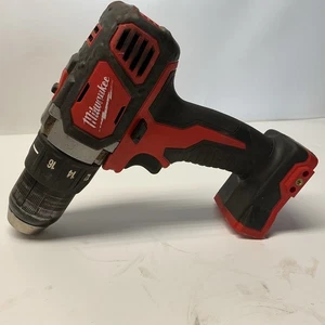 Trapano avvitatore compatto Milwaukee 2606-20 M18 1/2" - solo utensile⭐️PER RICAMBI⭐️ - Foto 1 di 5
