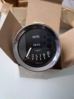 Smiths Oil Pressure Gauge PE.2302/00  0–11 Dial Classic British Car Instrument - Image 1 of 4