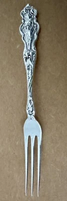 ART NOUVEAU WALLACE IRIAN 4 5/8” STERLING STRAWBERRY FORK OLD PIECE CRISP COND!! - Image 1 of 4