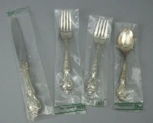 4 piezas Lugar Ajuste Lunt DELACOURT Plata Esterlina Flaware Nuevo en Paquete Nuevo Sellado - Imagen 1 de 4