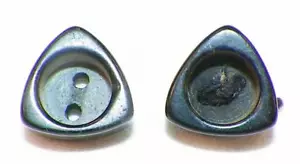 2 bottoni vintage in bachelite nera forma triangolo 2 fori passanti cuciti piccoli #29 - Foto 1 di 3