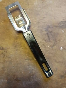 De Dietrich Cooker Parts from DCM399XE1: Grill pan handle - Picture 1 of 3