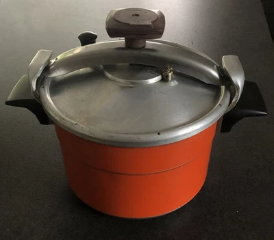 Ancienne COCOTTE MINUTE SEB VINTAGE Couleur Rouge Orangé 6 Litres Série GA - Photo 1/4