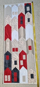 Schöner selbstgehähter Wandbehang in modernem Design, 40 cm x 104 cm - Bild 1 von 2