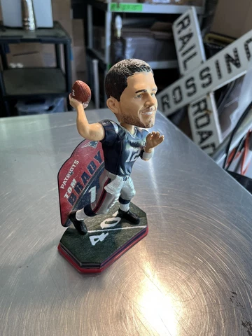 TOM BRADY New England Patriots Bobblehead Cover