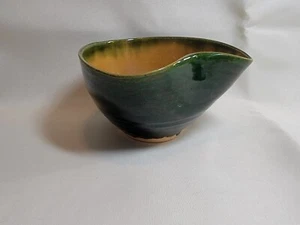 Kleine Vintage Schale grün und gelb, ungewöhnliche Form - Bild 1 von 5