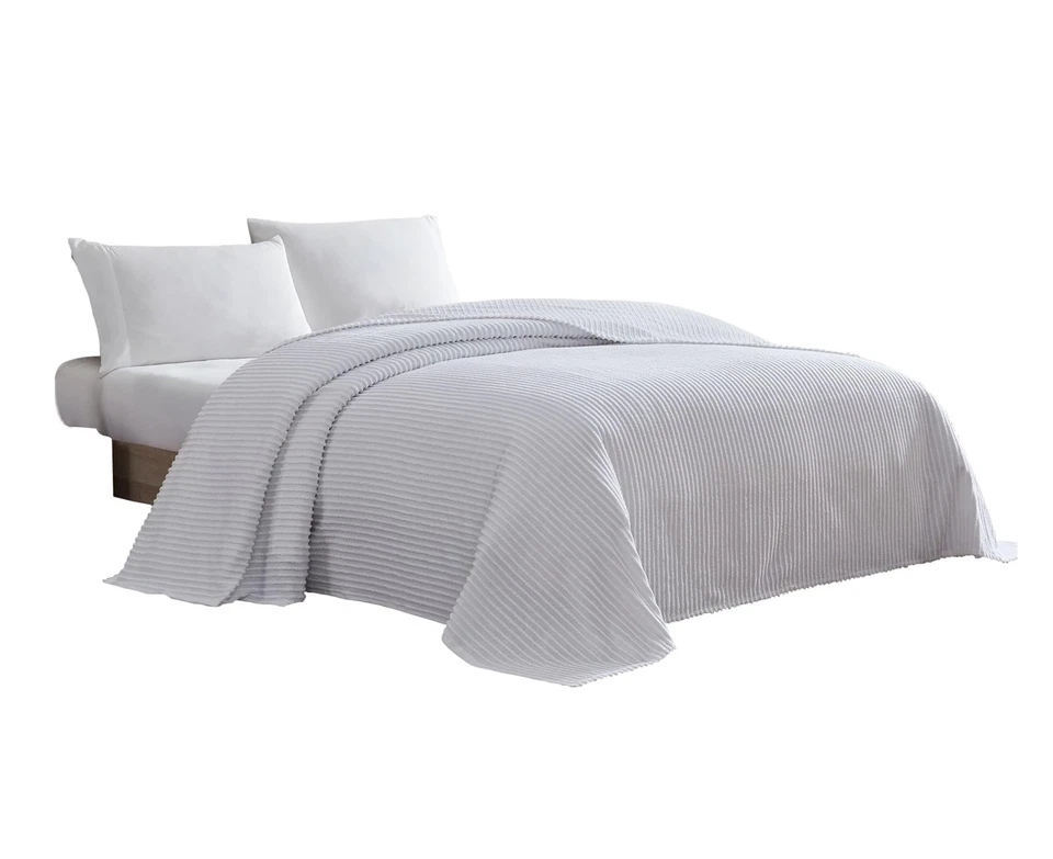 Beatrice Home Fashions Channel Chenille Bedspread Full White