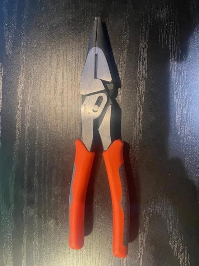 Alicates nariz larga acción pivote 8" acción compuesta rojo/gris media luna CCA6548 A GRANEL Foto 1 de 1