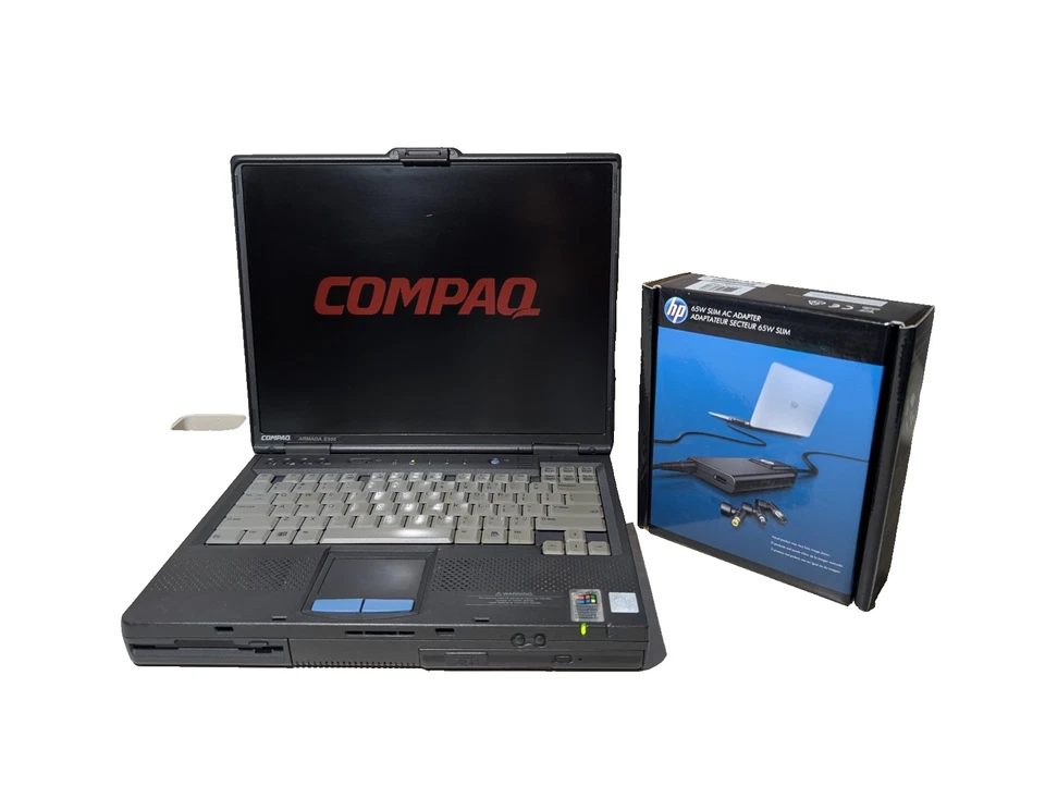 Compaq Armada 15" | Pentium III 512MB 80GB HDD | Win98 + XP Vintage 1999 Belleza Foto 1 de 4