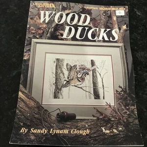 Folleto gráfico de patrón de punto de cruz de ocio Lynam arenoso patos de madera #2062 - Imagen 1 de 4