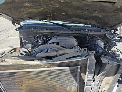 Used Front HVAC Blower Motor fits: 2010 Cadillac Escalade esv w/AC Crew Cab auto - Image 1 of 4