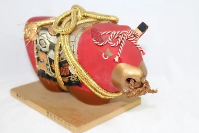 Muñeca Kokeshi japonesa vintage deseando vaca roja OX madera artesanía a mano encanto de la suerte Foto 1 de 4