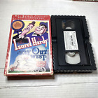 Way Out West (VHS) Kolorowa wersja komedii pełnometrażowej Laurel & Hardy z 1937 roku