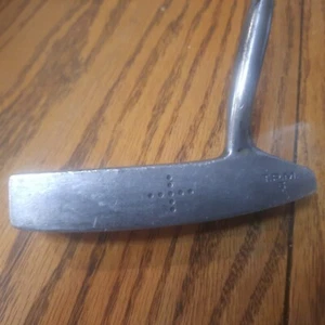 Spalding T.P. Putter de tierra de precisión Mills TPM 6 - para diestros - eje de acero - 33" - Imagen 1 de 10