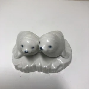 Vintage White Seals on Iceberg Figurine Ceramic Japan - Picture 1 of 9