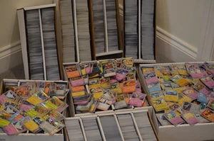 1000 Pokemon Cards Bundle Bulk Collection Includes GUARANTEED 3 ULTRA RARES - Afbeelding 1 van 7