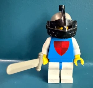 LEGO Classic Castle Knight Minifigure cas003 Vintage 1984 MINT - Picture 1 of 4