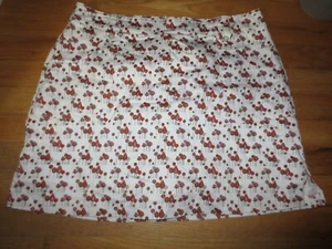 LADY HAGEN WOMENS SKIRT SKORT White W/Flowers WITH BUILT SHORTS SIZE 10 EUC - Picture 1 of 4