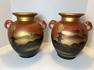 (2) Pair of MCM Japanese Utsuwa Airbrushed Landscape Pagoda Mountains Vases - Picture 1 of 17