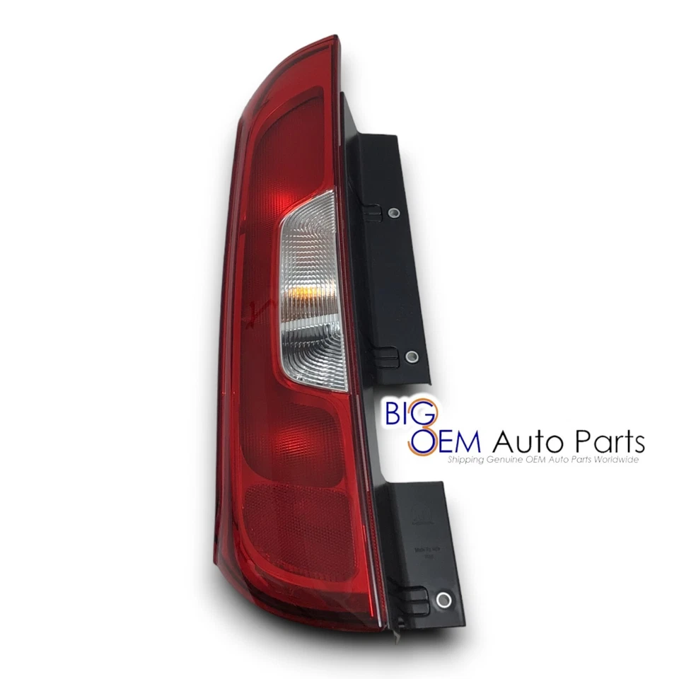 Оригинальный новый задний фонарь со стороны водителя для Ram Promaster City LH 2018–2022 годов выпуска 68311693AA - Изображение 1 из 4