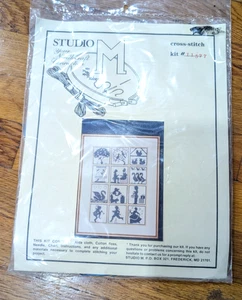 Gezähltes Kreuzstich-Set #11577 Studio M Delft Weihnachten - 12 Tage Weihnachten - Bild 1 von 4