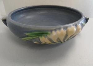 Vintage ROSEVILLE POTTERY 464-6 Freesia Pattern Lo Bowl DELFT BLUE w/Handles EUC - Picture 1 of 9