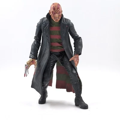 Figura de acción NECA Freddy Krueger clásicos de culto serie Pesadilla en Elm Street Foto 1 de 4