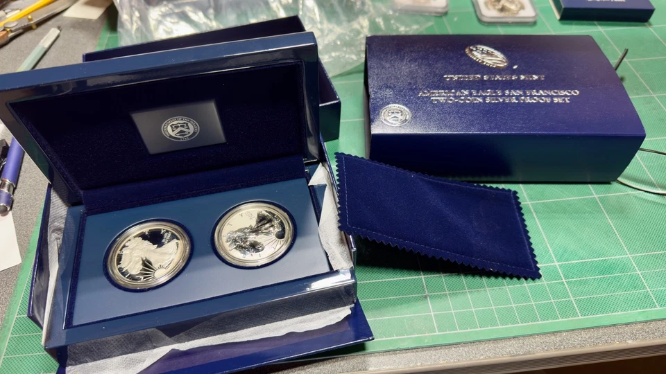 2012 S REVERSE PROOF SILVER EAGLE 2 COIN SAN FRANCISCO SET WITH BOX/COA - Image 1 of 4