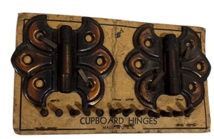 Vintage NOS Metall Schmetterling Schrank Scharniere auf Original Karte ~ LESEN - Bild 1 von 6