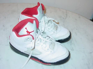 2019 Nike Air Jordan Retro 5 "Fire Red 2020" Silver Tongue Youth Shoes! Size 2Y - Picture 1 of 12