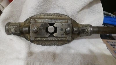 Vintage F. Armstrong Bridgeport Pipe Threader Die Set Parts - Image 1 of 4