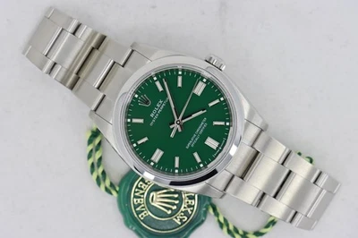 Rolex Oyster Perpetual 126000 esfera verde caja de acero inoxidable y papeles año 2023 Foto 1 de 4