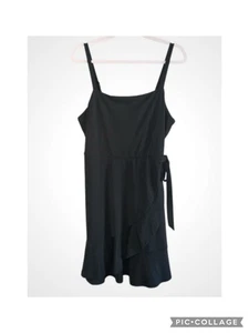 SO schwarzes ärmelloses Mini-Strickkleid Rüschen Faux Wickeloptik seitlich zum Binden XL - Bild 1 von 8