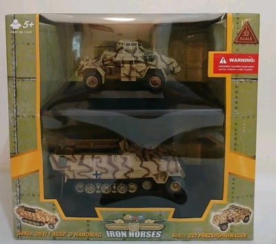 Caballos de hierro 1:32 SdKfz.251/1 AUSF.D Hanomag vs SdKfz. 222 vagones blindados Foto 1 de 3