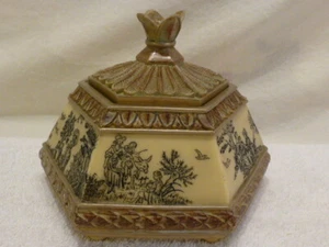 Vintage Decorative Trinket Box Jewelry Box Footed Hand Carved Six Sides Small - Picture 1 of 12