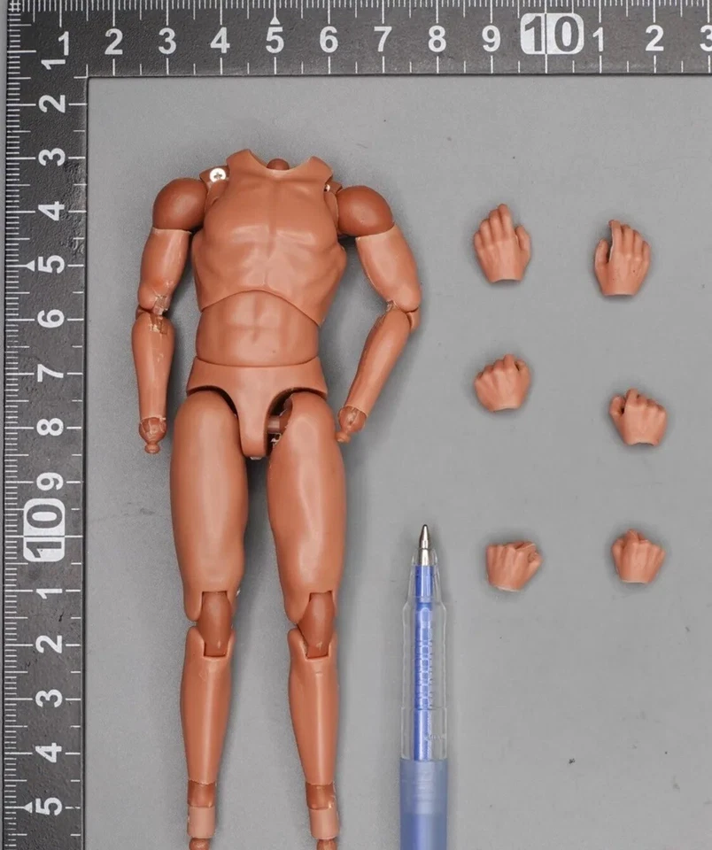 Escala 1:12 COOMODEL PE015 PALM EMPIRE DUKE KNIGHT - Corpo (SEM CABEÇA E PÉS) - Imagem 1 de 1