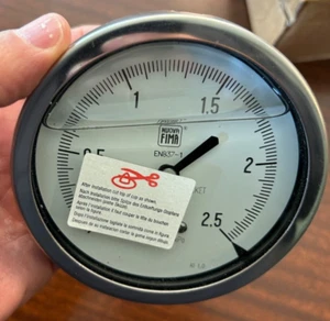 Nuova Fima EN 837-1 oil filled Pressure Gauge, 4.25" dimater - Picture 1 of 5