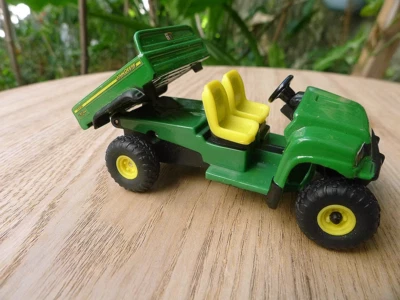 John Deere HPX 4x4 Gator  Ertl 1/64 Scale diecast farm toy tractor implement - Image 1 of 4